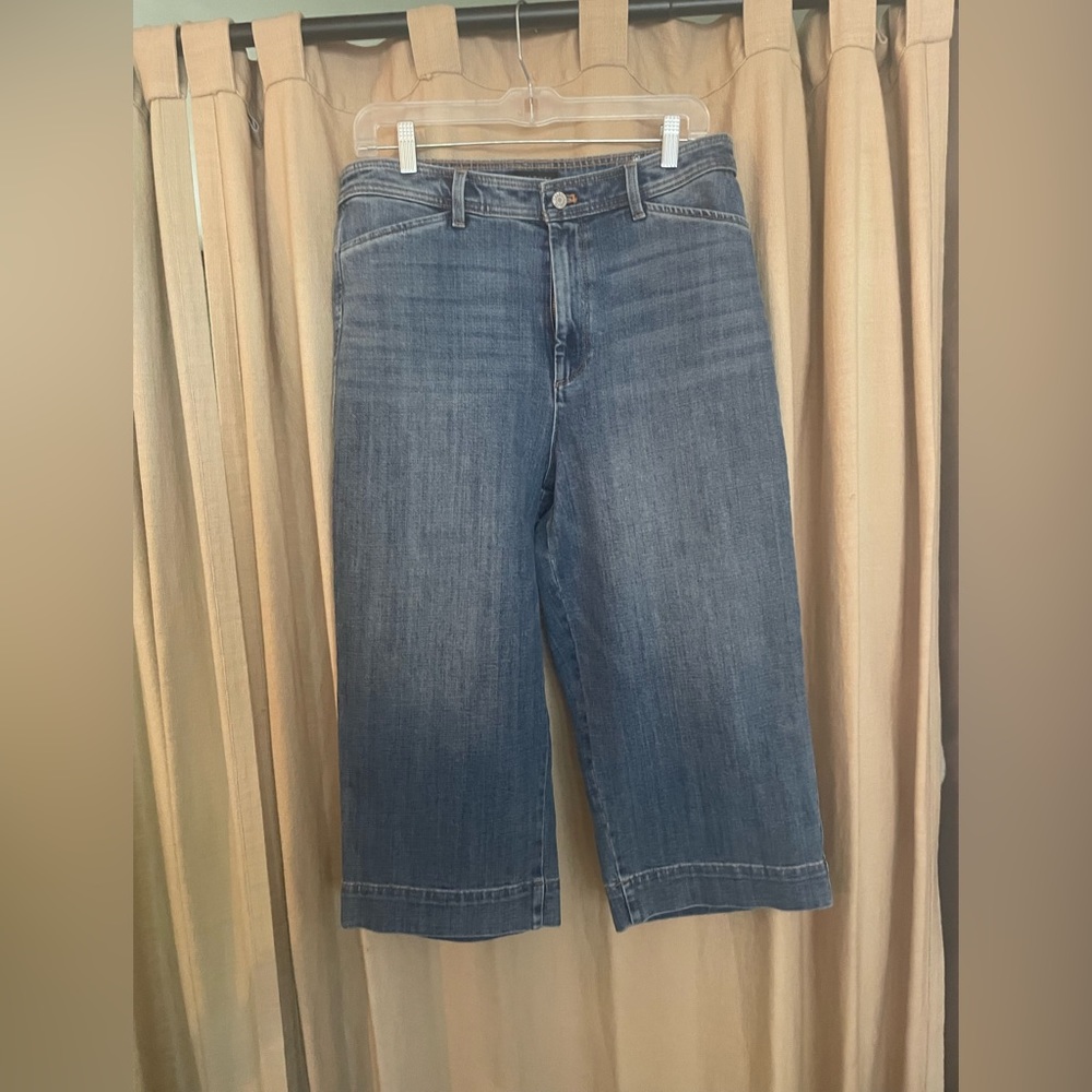 Woman’s Talbots wide leg cropped jeans